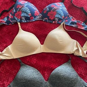 Three Wireless Victoria’s Secret Bras 34B